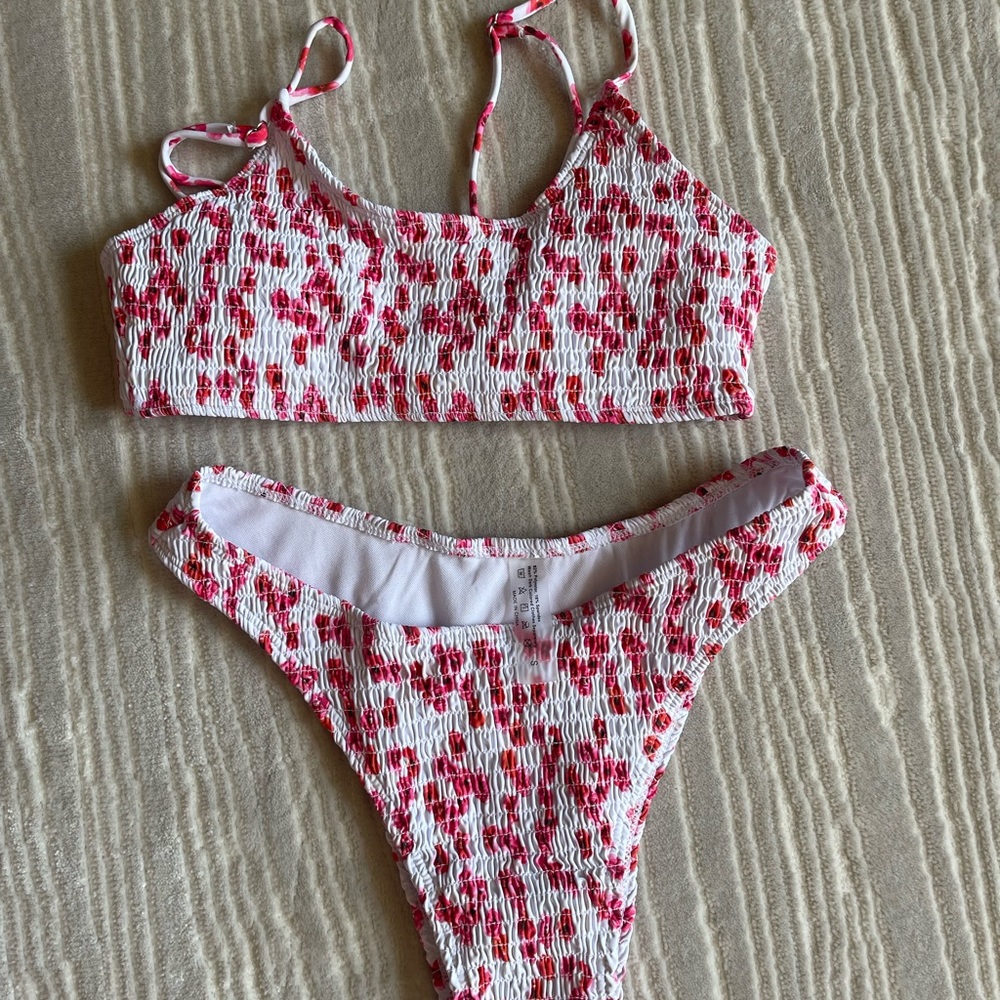 Swimsuit - Shein, size small.